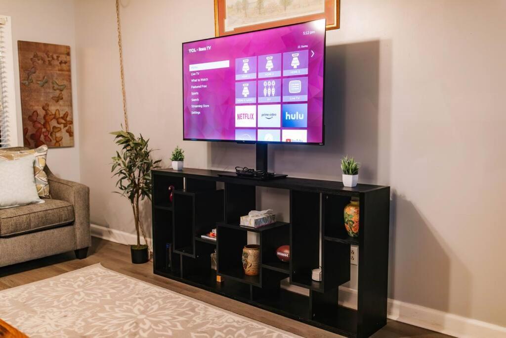 Cozy 3-Bed Athens Getaway, Right Near Uga! Appartement Buitenkant foto