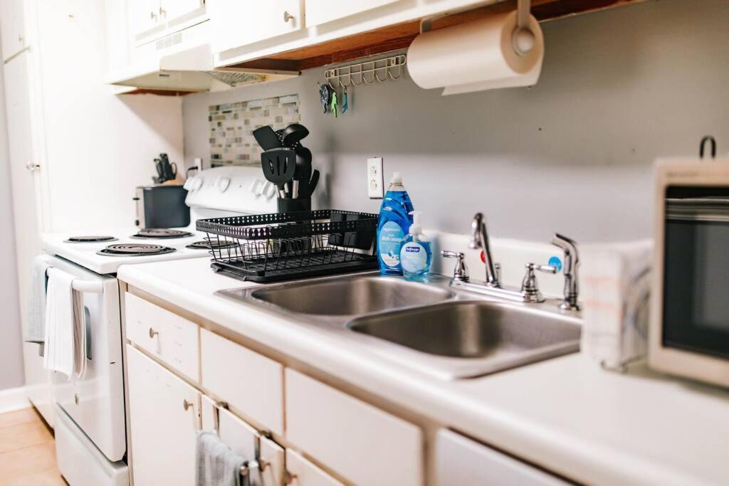Cozy 3-Bed Athens Getaway, Right Near Uga! Appartement Buitenkant foto