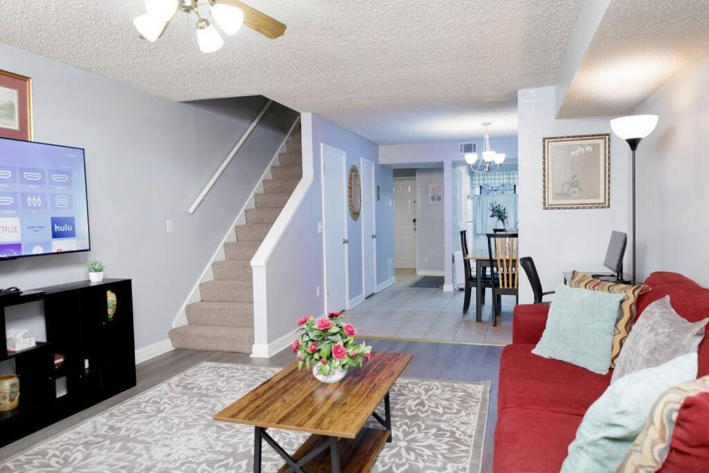 Cozy 3-Bed Athens Getaway, Right Near Uga! Appartement Buitenkant foto