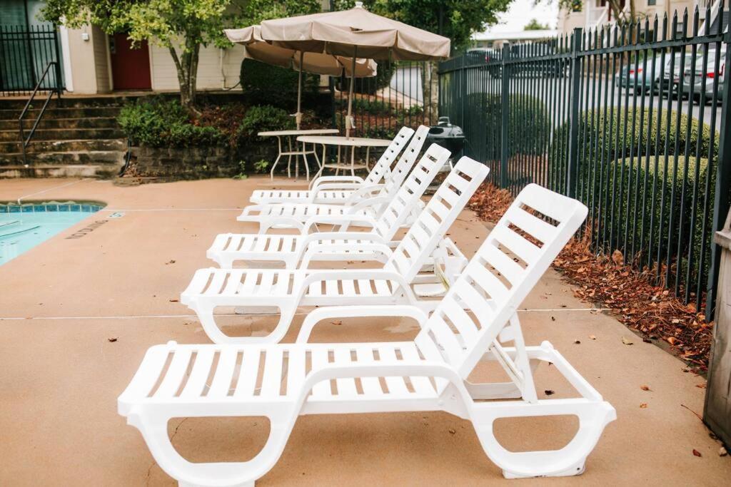 Cozy 3-Bed Athens Getaway, Right Near Uga! Appartement Buitenkant foto